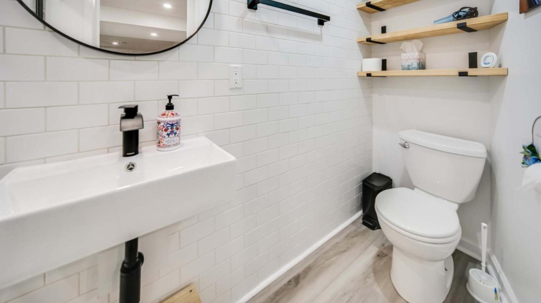Spacious 2-br Retreat Near Attractions Louisville