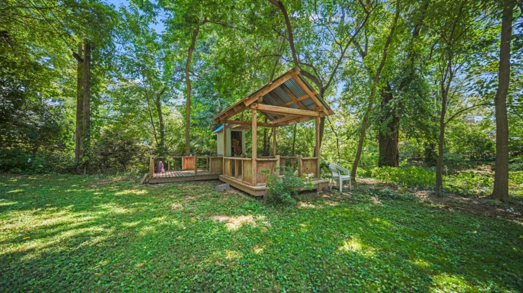 Spacious 2-br Retreat Near Attractions